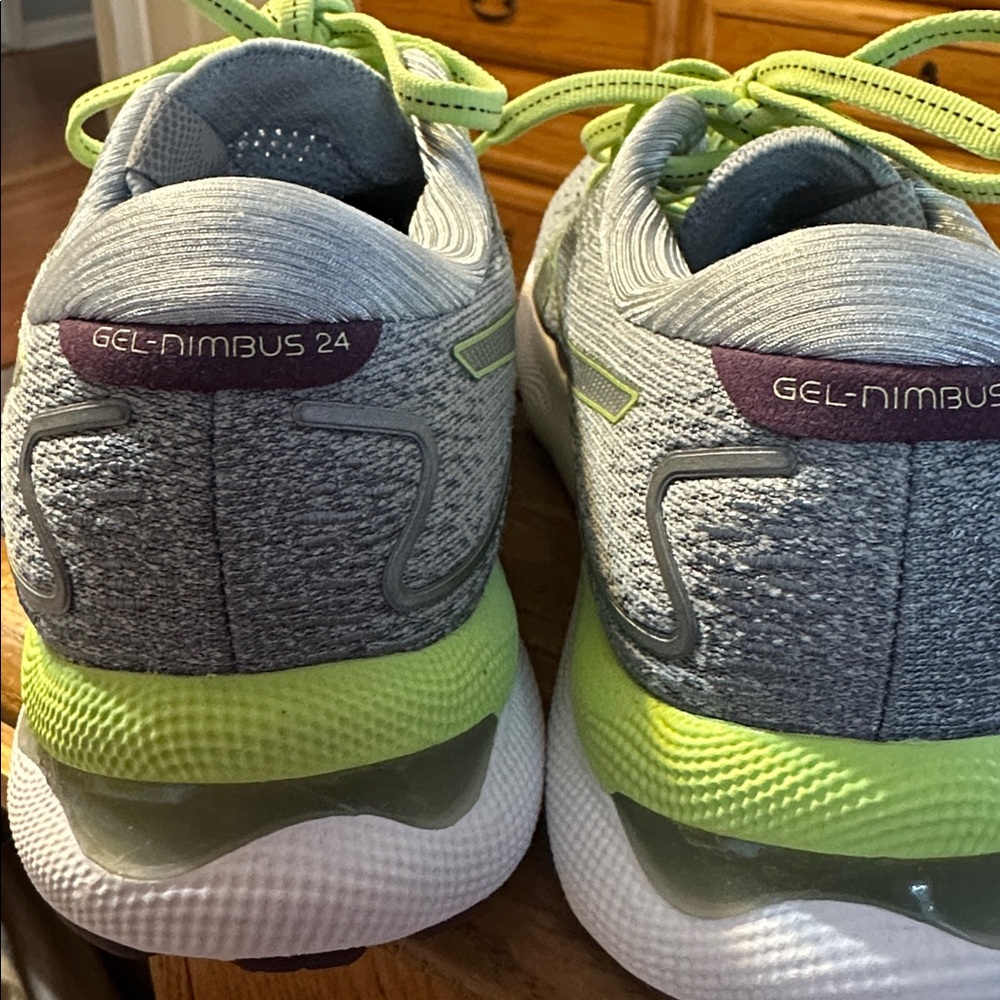 Adidas Women’s Grey and Green Sneakers Size 7 1/2 - Picture 6 of 6